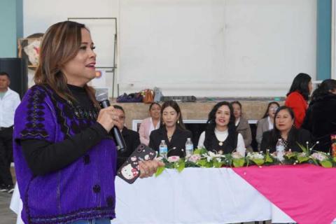 Educación sin fronteras: Entrega de certificados de primaria y secundaria en Tlaltelulco imagen 3