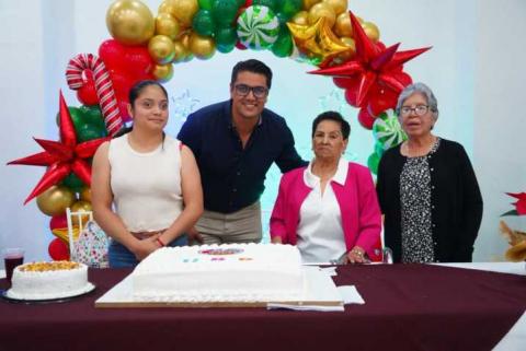 El Presidente Municipal Giovani Montiel celebra posada navideña con pacientes y personal de la UBR imagen 8