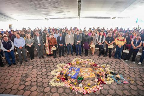 "Tlaxcala es origen, raíz y destino", afirma Alfonso Sánchez en inicio del conversatorio de pueblos originarios imagen 1