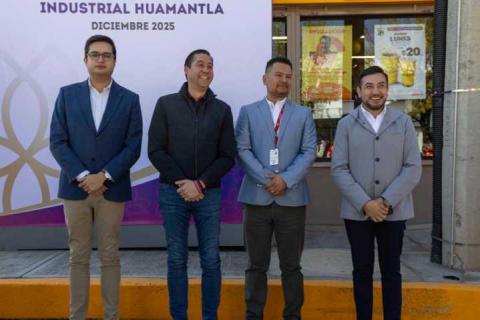 Salvador Santos inaugura tienda OXXO en Ciudad Industrial Xicohténcatl II imagen 4