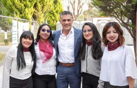 Alfonso Sánchez García, asistió al Primer Informe de Gobierno de Idelfonso Carro imagen 5