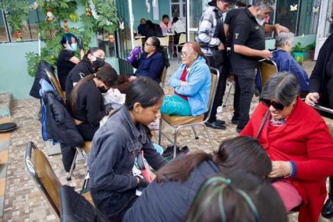 Ayuntamiento de Huamantla impulsa jornada de salud y belleza para adultos mayores imagen 7