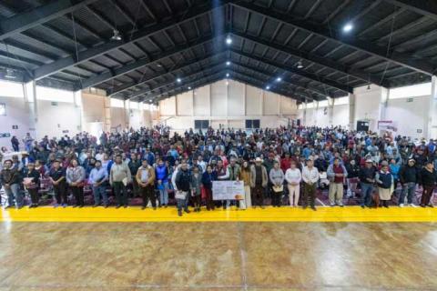 Entrega Secretaría de Bienestar 817 Tarjetas a Personas Adultas Mayores imagen 6