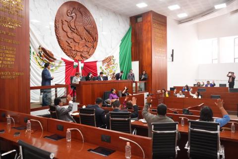 Laura Flores propone sancionar a servidores públicos que ejerzan atribuciones que no les corresponden