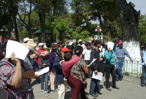 Demandan campesinos antorchistas apoyo para fertilizantes