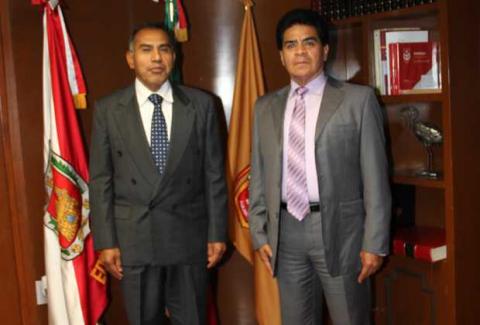 Designan a Espinoza como nuevo Abogado General de la UAT