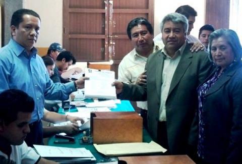 Se registra Rubén Pluma Morales como candidato del PT en Tlaltelulco