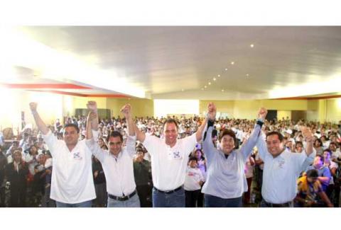 Jorge Luis Vázquez Toma Protesta a Estructura de Promotores del Voto en Apizaco