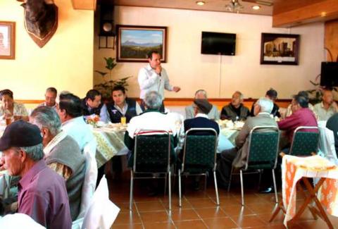 Ferrocarrileros Jubilados de Apizaco Apoyan a Jorge Luis Vázquez