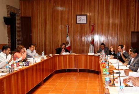Aprueba IET sustitución de candidatos en ocho municipios