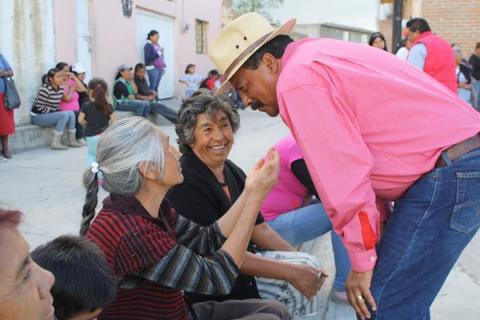 Contacto directo con la gente, base para atender necesidades de Huamantla: Vallejo