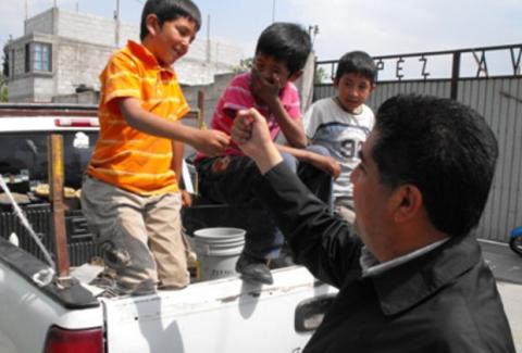 En Calpulalpan; realiza Vicente Hernández Roldan campaña de acercamiento ciudadano imagen 10