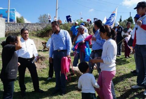 Se debe de tener en el Ayuntamiento de Apetatitlán personal con sensibilidad y vocación de servicio: Valentín Gutiérrez imagen 11
