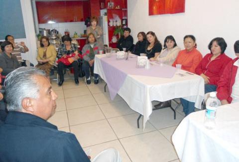 Familias completas apoyan Héctor Vázquez Galicia
