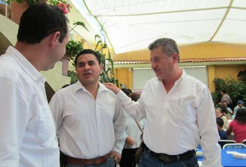 Julio César Herández es apoyado por vecinos de la Colonia Fátima