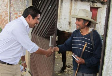 "Las despensas y los regalos no votan, recibanlos pero analicen su voto": Eymard Grande