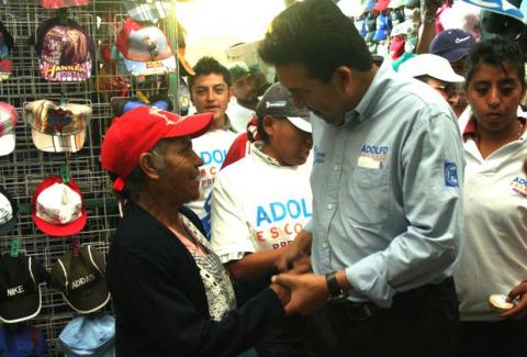 Respaldan locatarios del mercado municipal propuestas de Adolfo Escobar