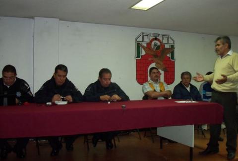 Protestan contra el alza de combustibles transportistas