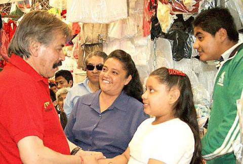 Ofrece Reyes Ruiz gobierno transparente y honesto