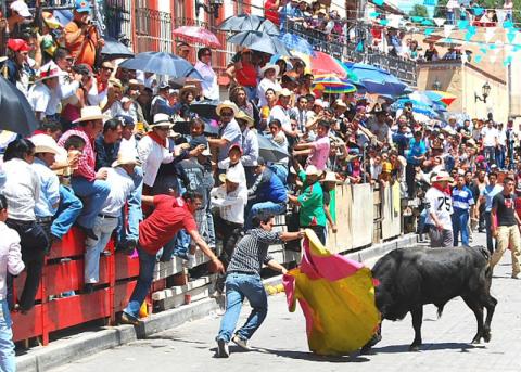 Con desorden y caos inicia la Huamantlada imagen 1