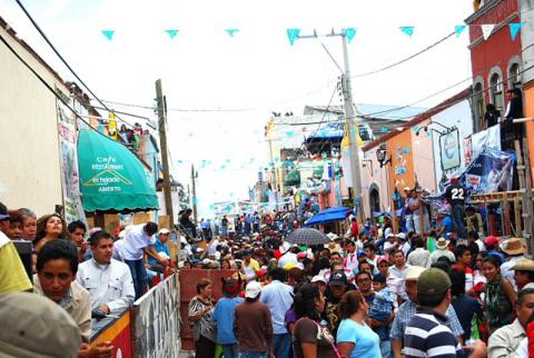 Con desorden y caos inicia la Huamantlada imagen 3