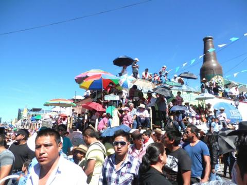 Con desorden y caos inicia la Huamantlada imagen 6