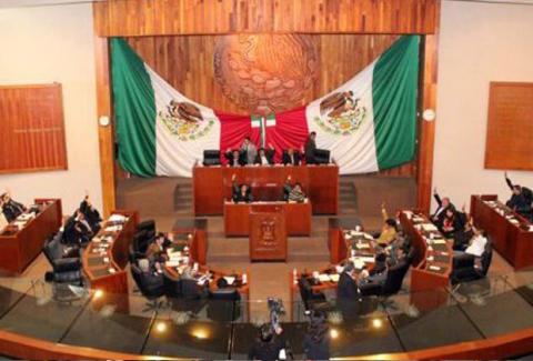 Sin pena ni gloria aprueban cuentas públicas