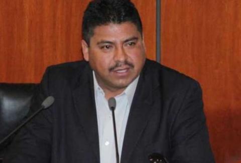 Diputado con licencia reta a sus detractores amaga con regresar al Congreso