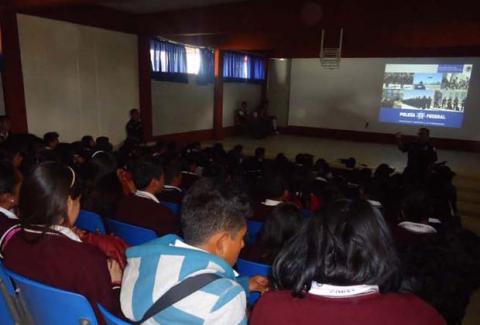 Alumnos de Cobat reciben pláticas de la PFP y el IPN imagen 2
