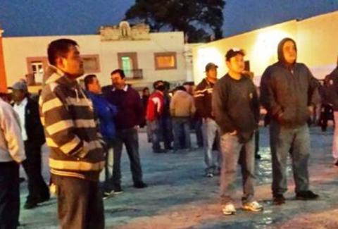 Sitian la capital granaderos, por inconformes de Cuahutenco