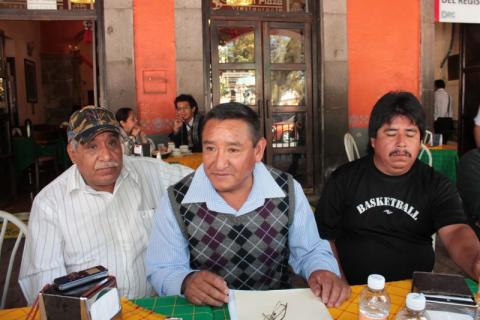 Denuncian transportistas invasión de rutas