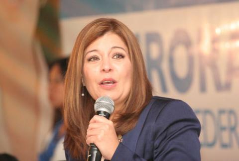 Llama Aurora Aguilar a la sociedad a hacer equipo a pesar del gobierno