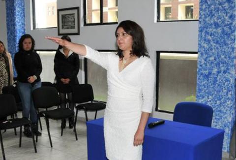 Presenta examen profesional Nallely Pelcastre Villegas de la maestría en Gestión de Instituciones Educativas de la UMT