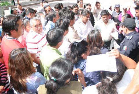 Demanda paterfamilias ejecución de techumbres en escuelas de Zacatelco