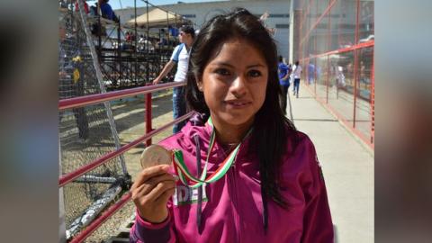Mayra Paloma Salas Xinaxtle se lleva bronce en Juegos Escolares
