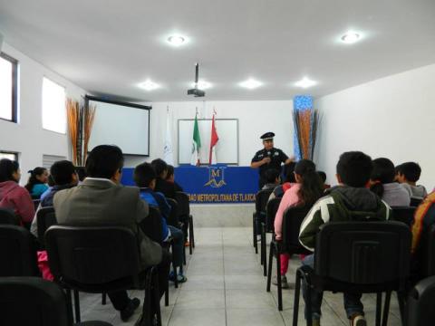 Capacitara la Policía Federal a alumnos del IMM