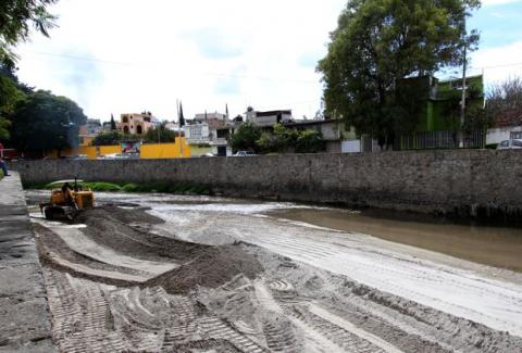Realizan nuevos trabajos de desazolve y limpieza del Río Zahuapan