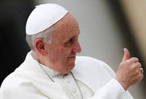 Papa Francisco recibe saludo de Mariano González