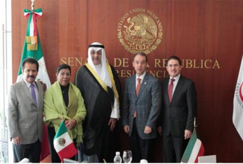 Reciben senadores al presidente de Israel Shimón Peres imagen 1