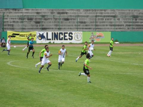 Linces de la UMT en la final de la Segunda División Premier