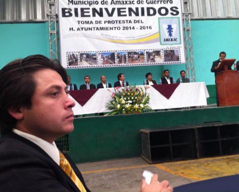 Acude Santiago Sesin a toma de protesta de presidente municipal en Amaxac