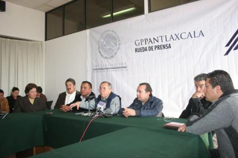 Miopía y enanismo político prevalecen en el Congreso: PAN imagen 1