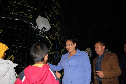 Llega la navidad al pueblo mágico de Tlaxco con emotivo desfile imagen 5