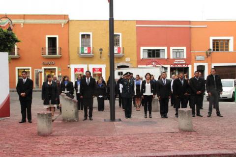 Rosete Sánchez encabezó Arrió del Lábaro Patrio en el zócalo capitalino imagen 1