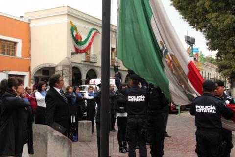 Rosete Sánchez encabezó Arrió del Lábaro Patrio en el zócalo capitalino imagen 2