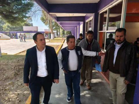 Ex presidente de Nativitas usa el COBAT para promocionarse políticamente y se pitorrea de El Chómpiras