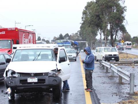 Por lluvia y falta de responsabilidad ocurre accidente en la autopista el "molinIto" imagen 1