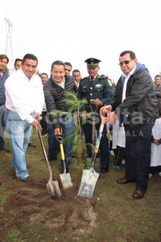 Cuidando el medio ambiente contrarrestamos la contaminación ambiental: alcalde imagen 3