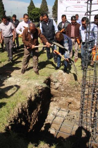 Alcalde pone en marcha obra de infraestructura educativa en el CECyTE 09 imagen 1