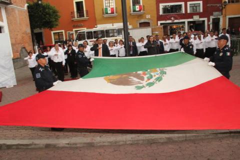 Alcalde de Tecopilco encabeza Arrio de Bandera en la capital del estado imagen 3